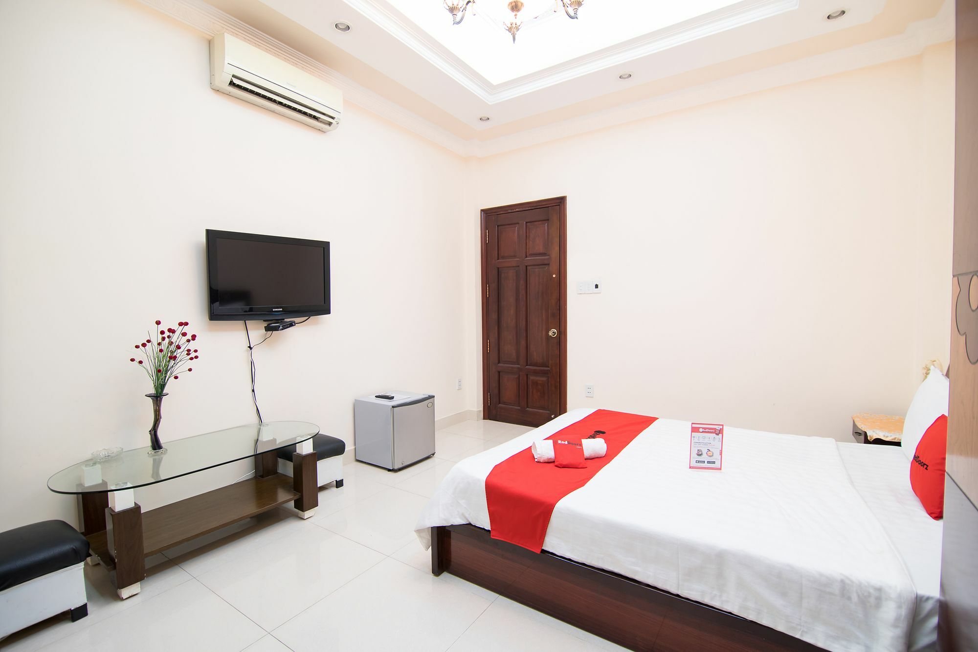 Reddoorz Near Pico Plaza Cong Hoa Hotel Ho Chi Minh City Bagian luar foto