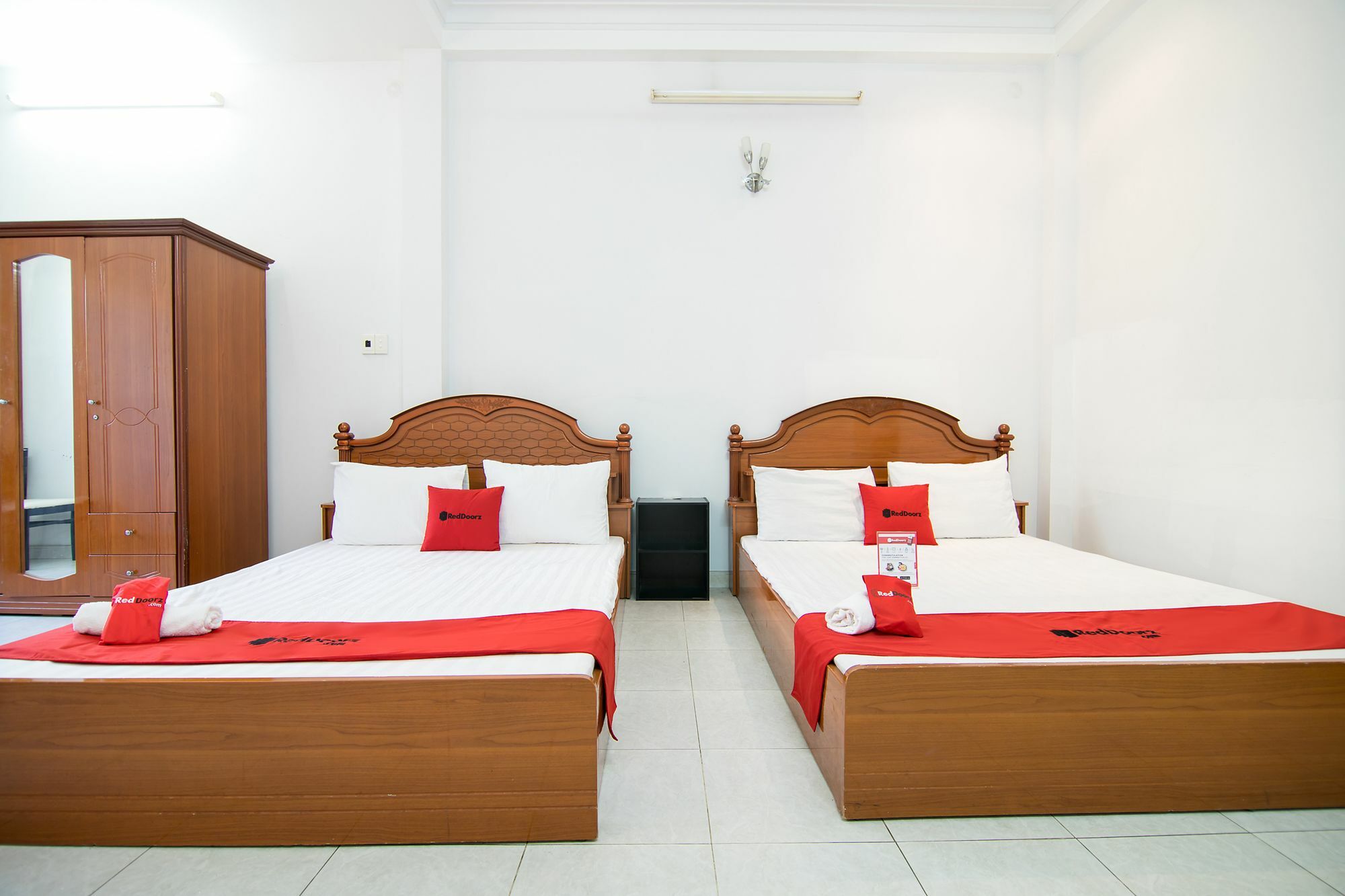 Reddoorz Near Pico Plaza Cong Hoa Hotel Ho Chi Minh City Bagian luar foto