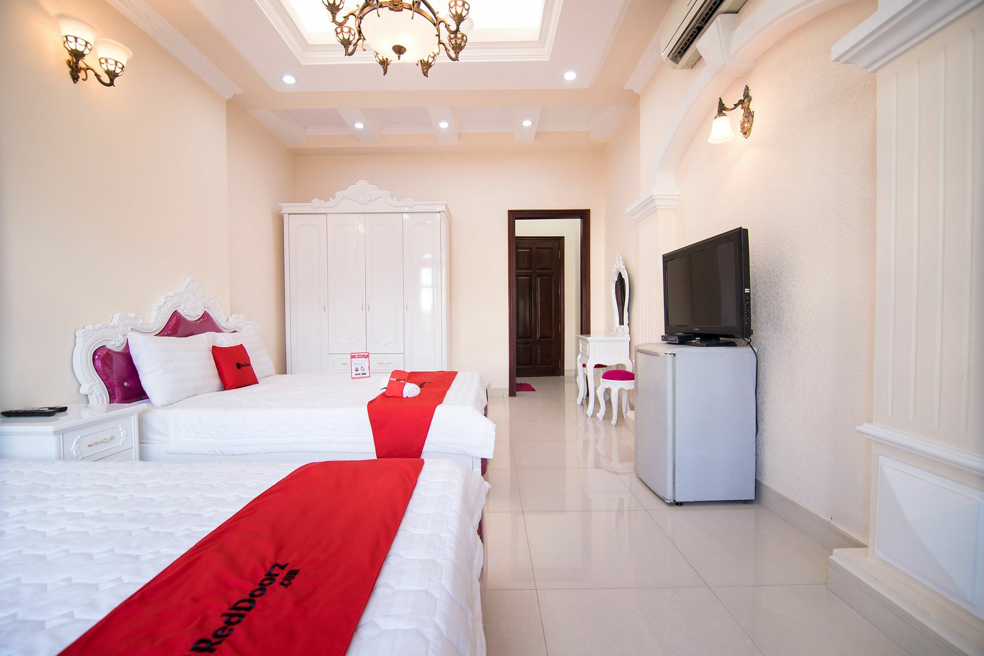 Reddoorz Near Pico Plaza Cong Hoa Hotel Ho Chi Minh City Bagian luar foto