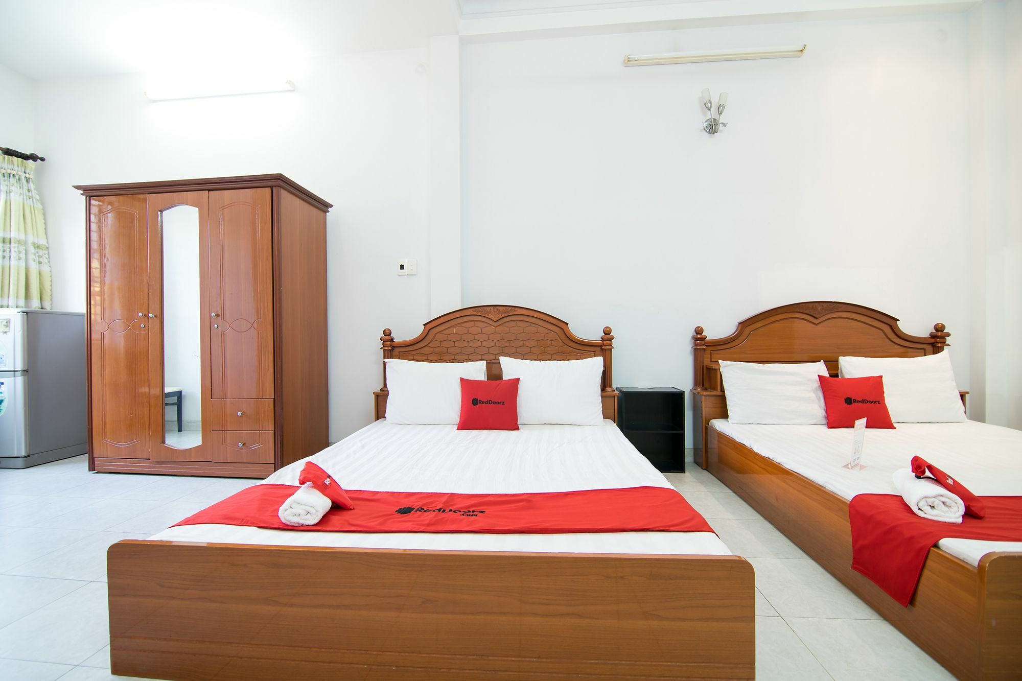 Reddoorz Near Pico Plaza Cong Hoa Hotel Ho Chi Minh City Bagian luar foto