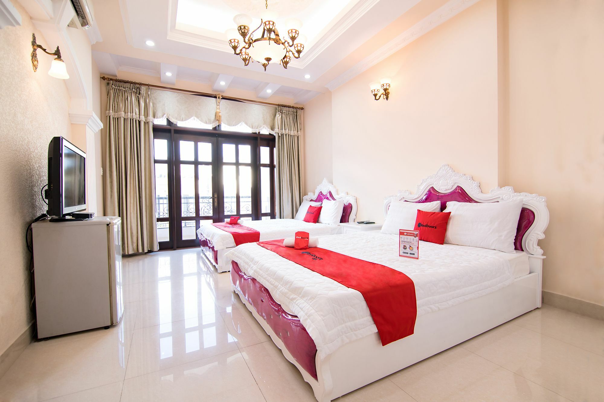 Reddoorz Near Pico Plaza Cong Hoa Hotel Ho Chi Minh City Bagian luar foto